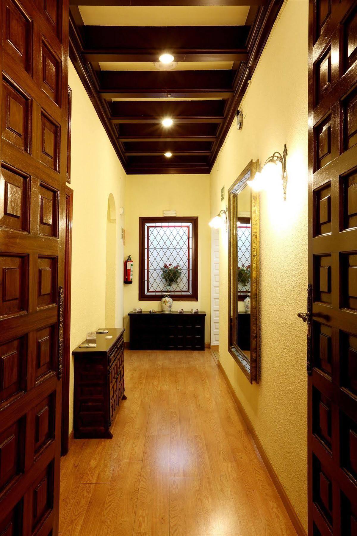 מדריד Hostal Sil & Serranos מראה חיצוני תמונה