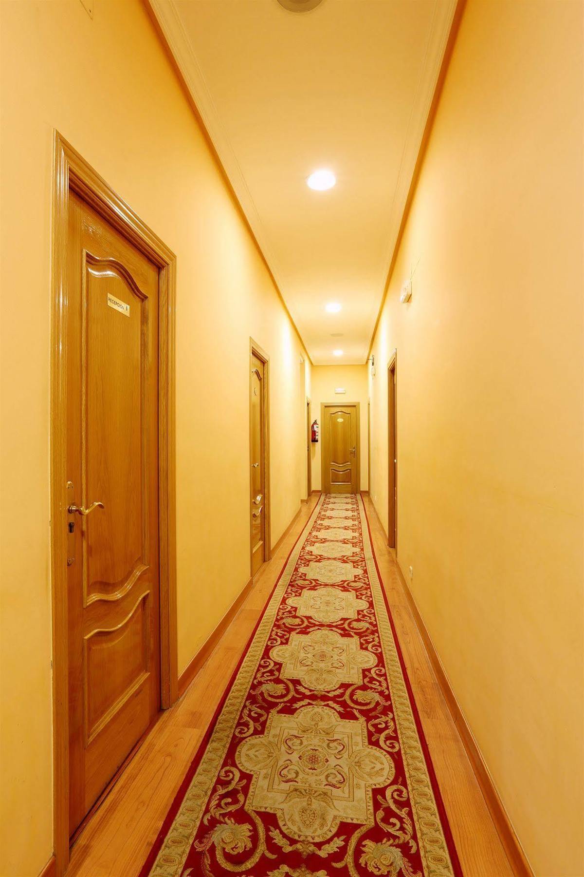 מדריד Hostal Sil & Serranos מראה חיצוני תמונה